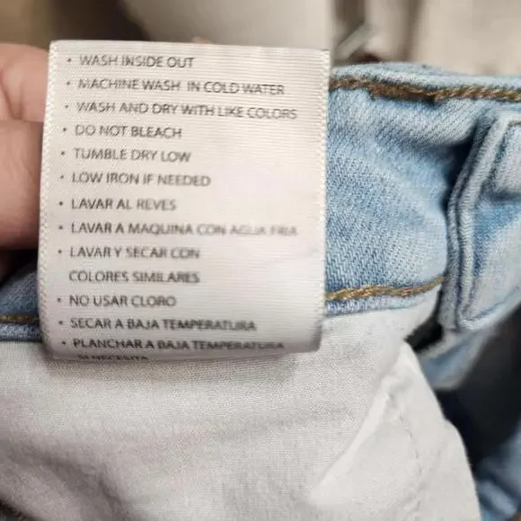 KanCan Women's Light Wash Skinny Jeans with Frayed Hem- 0/23 - Picture 9 of 9